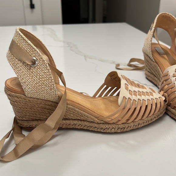 **SOLD** Schutz wedge espadrilles - Picture 2 of 5